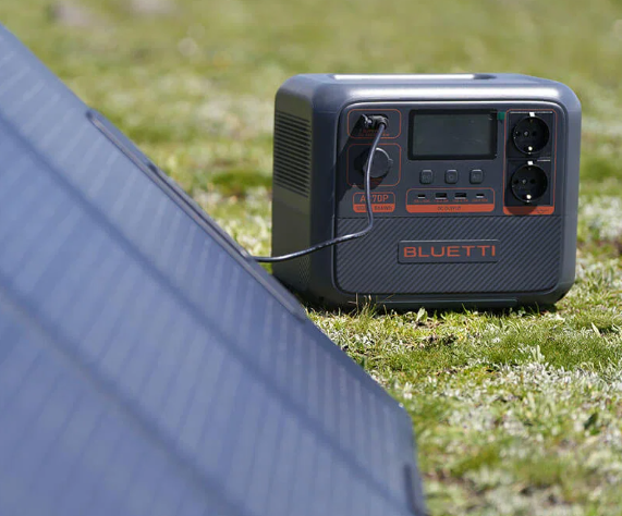 Bluetti AC70P - 864Wh - Power Station